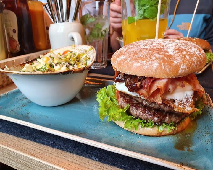 HANS IM GLUECK Burgergrill & Bar- Bonn Beuel